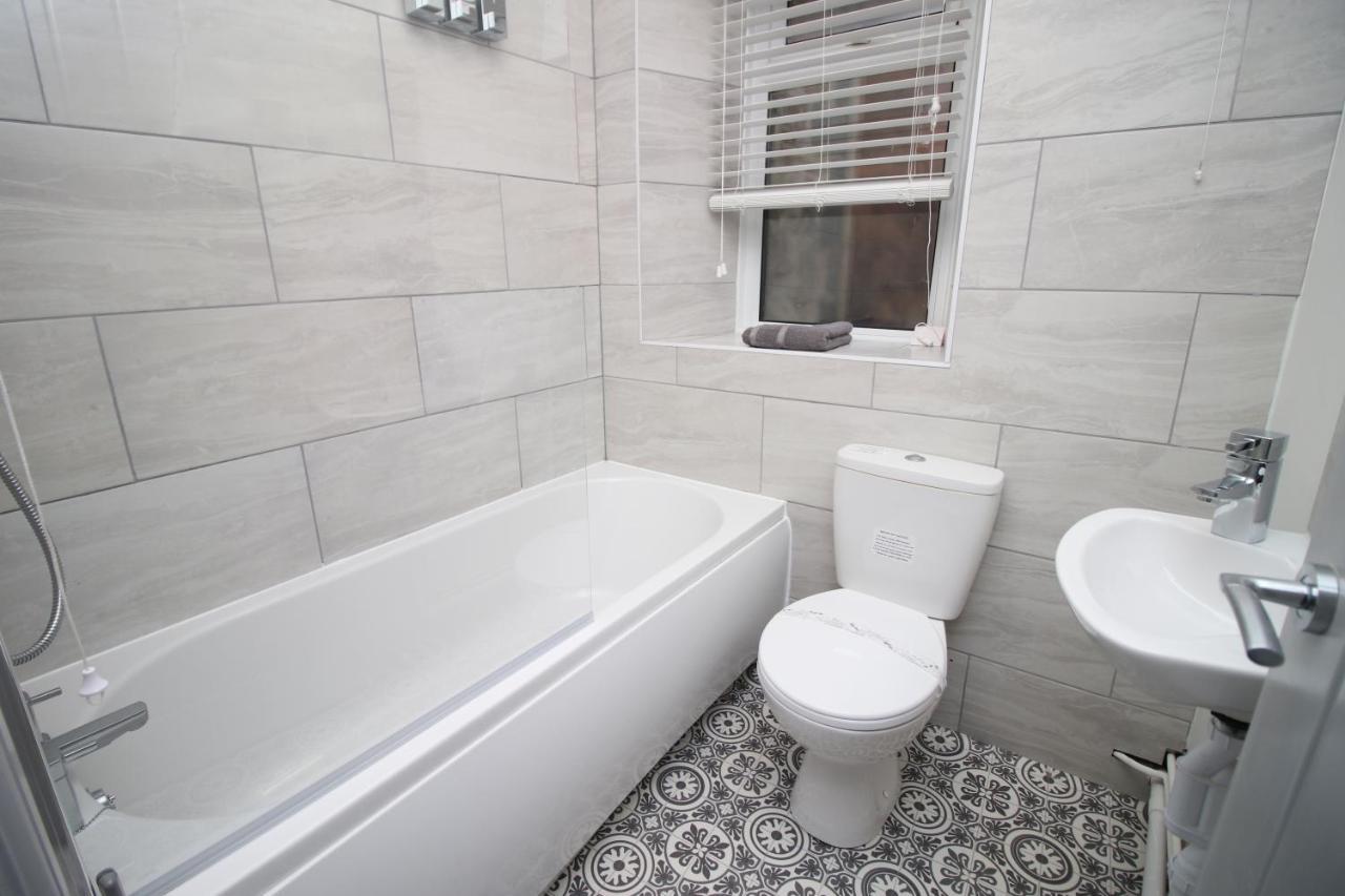 Sleeps 6, Smart Tv'S, Parking Swansea & Morriston Hospital Leilighet Eksteriør bilde
